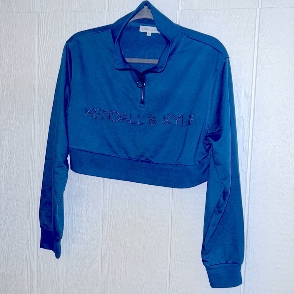 Kendall & Kylie cropped pullover size medium